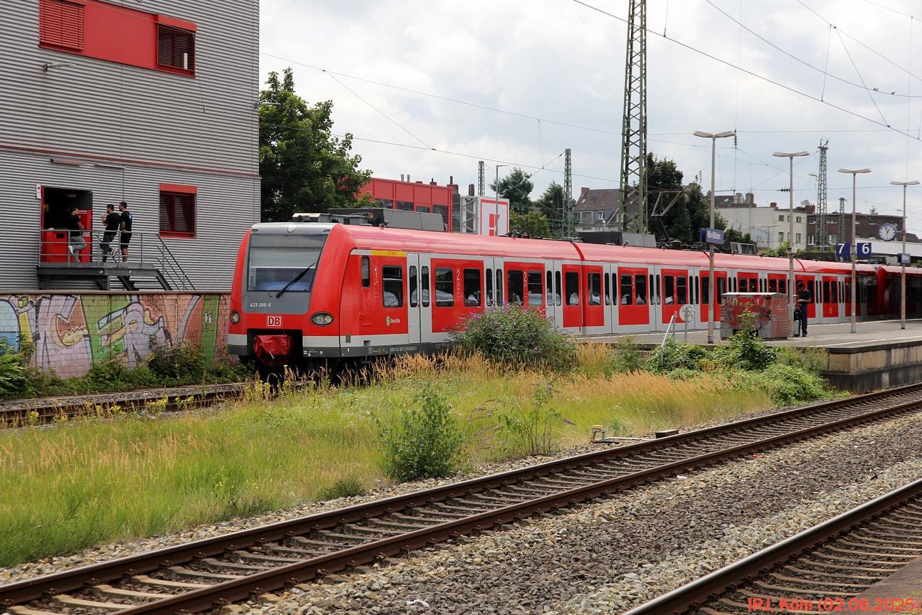 220